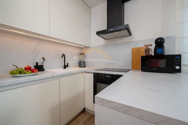 Attico con due camere da letto a Trogir con terrazza sul tetto